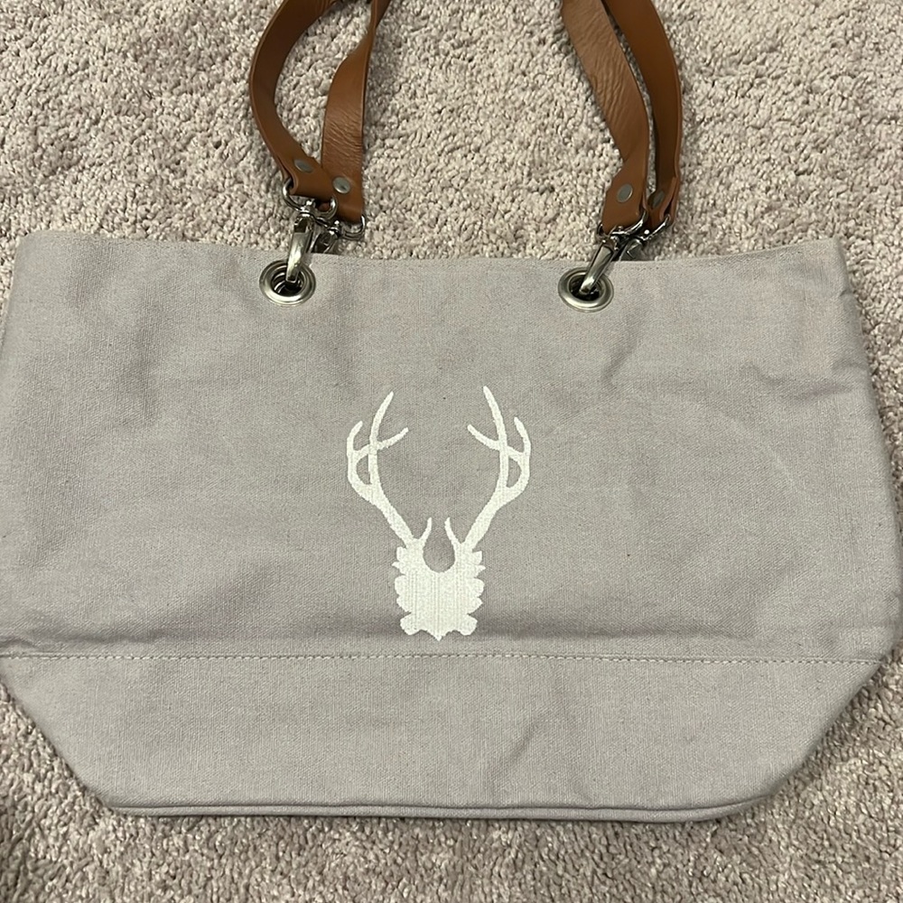 Ballard Tote Bag w/ deer embroidered design